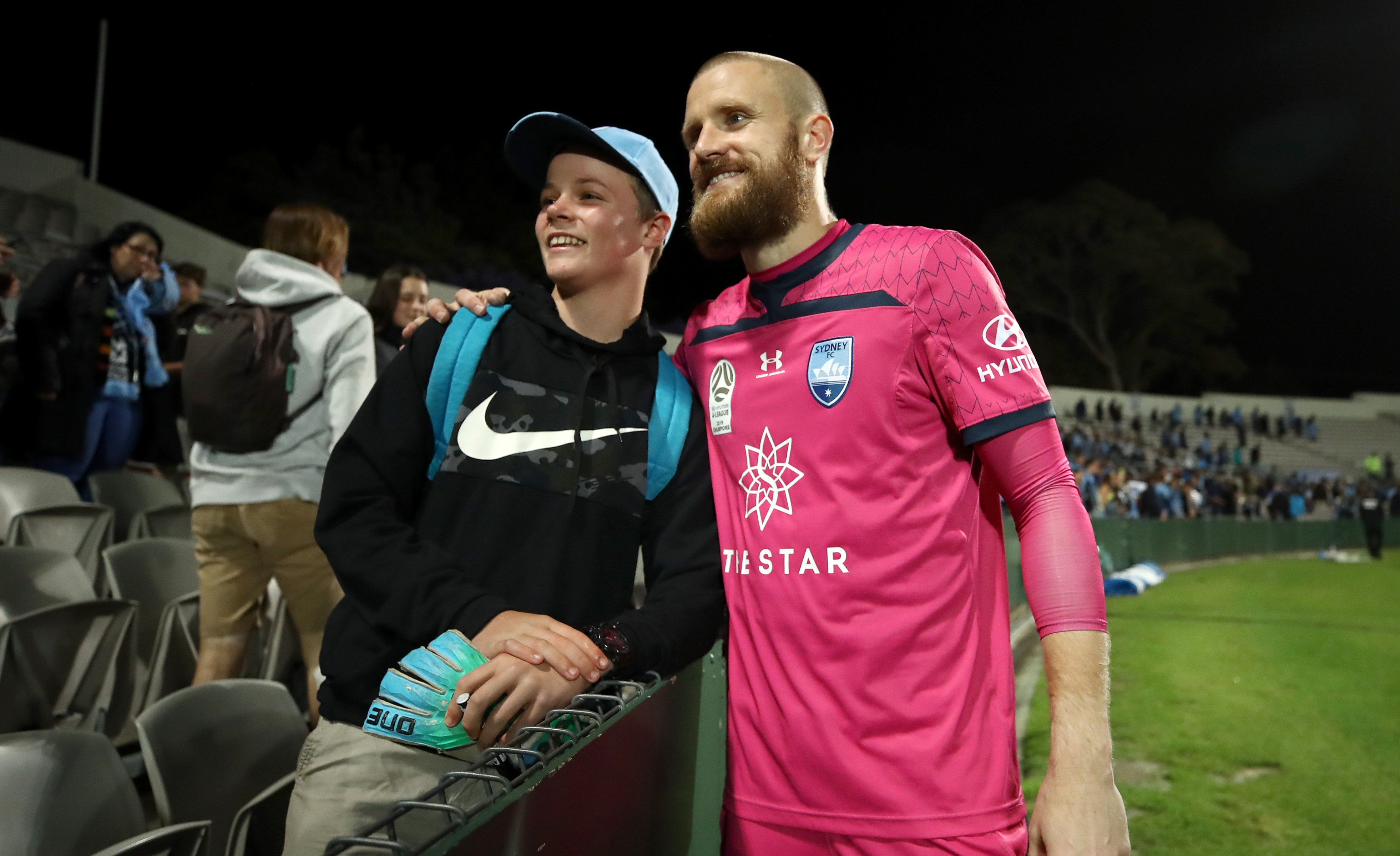 Signing news: Redmayne commits to Sydney after 'best three years of my career' | MyFootball